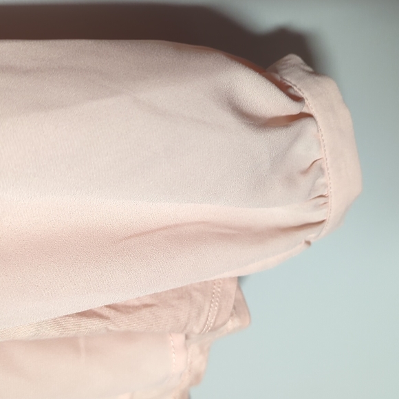 Apt 9 V Neck Peach Blouse - Picture 5 of 8